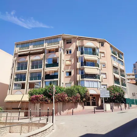 Cannes Center, Beach, Palais Des Festivals, Croisette
